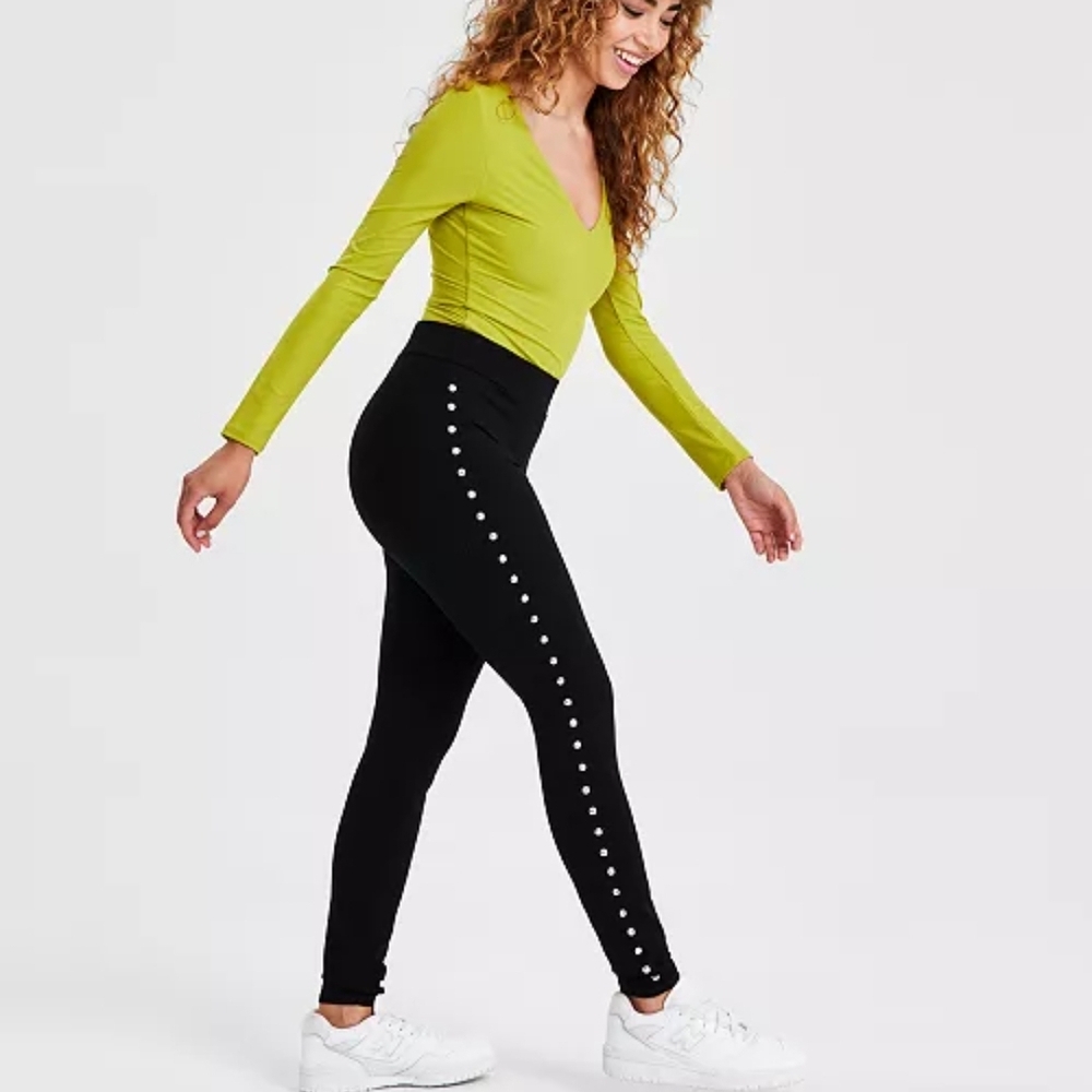 Black High-Waisted Pants with Side Studs - Picture 3 of 6